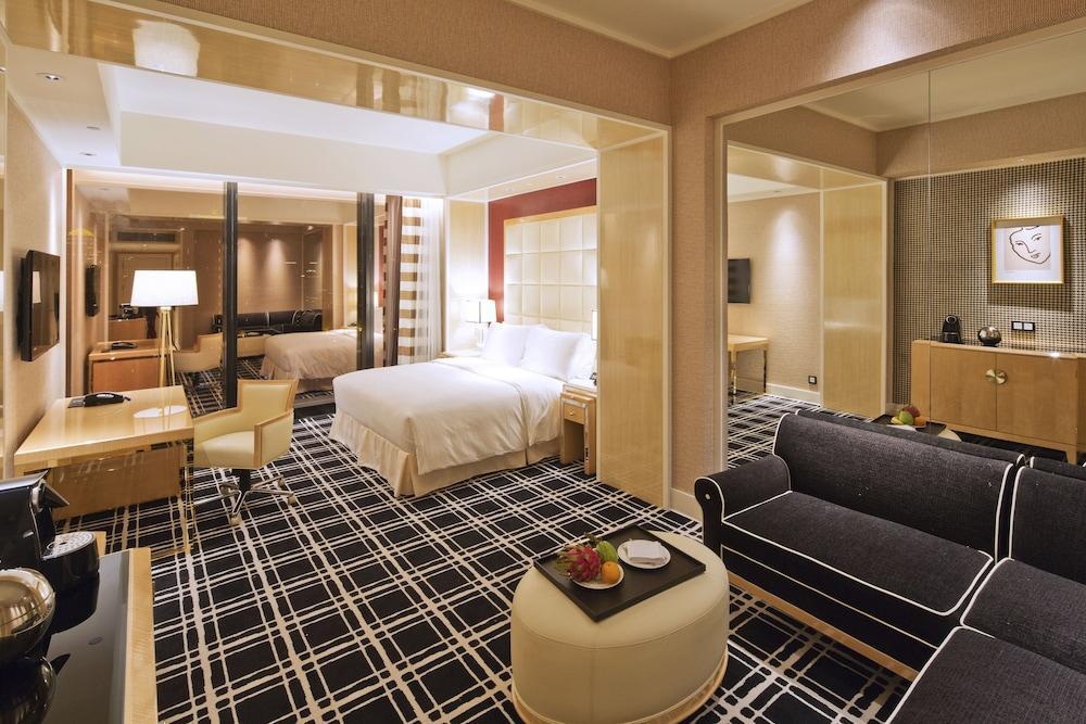 The Lin Hotel Tchaj-čung Exteriér fotografie A suite at the hotel