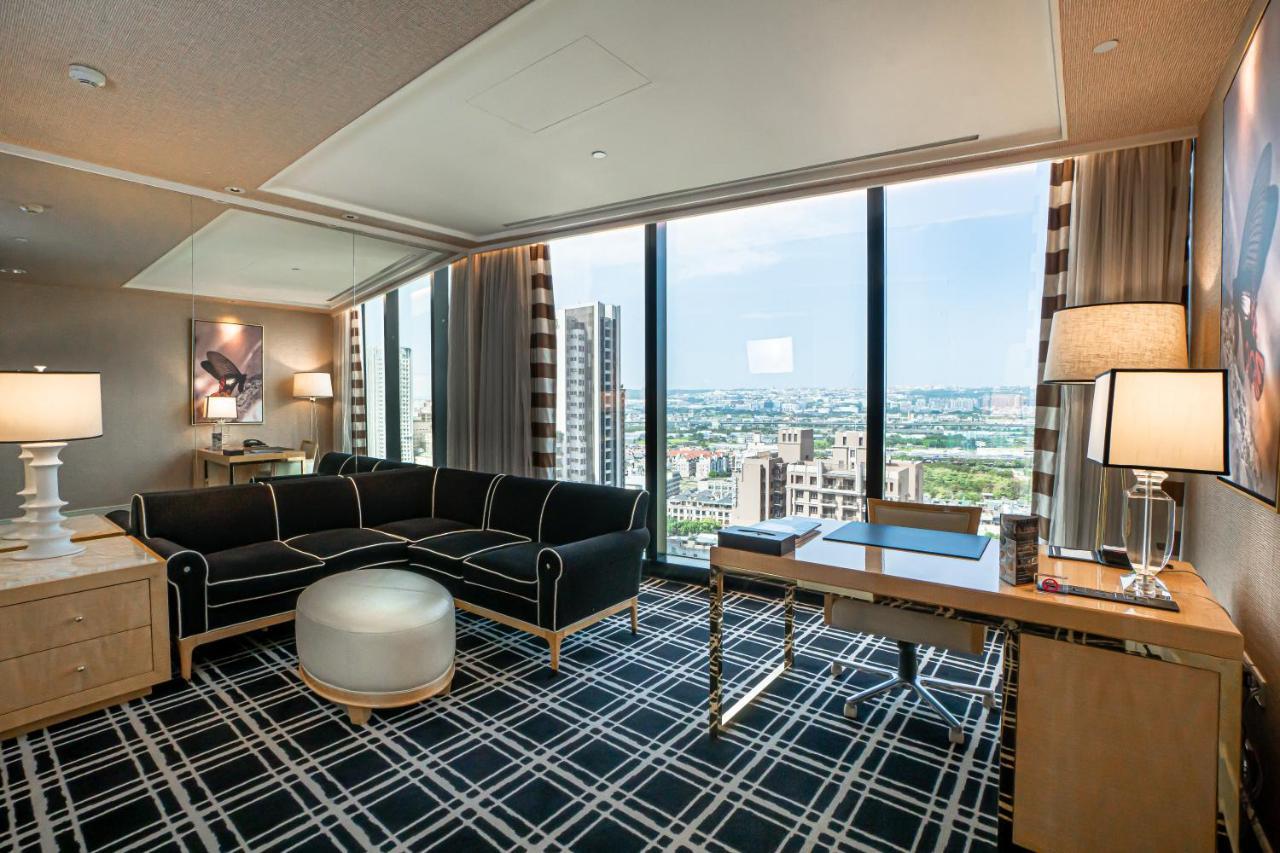 The Lin Hotel Tchaj-čung Exteriér fotografie A suite at the Conrad Tokyo