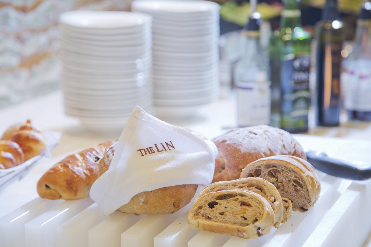 The Lin Hotel Tchaj-čung Exteriér fotografie Bread at The LIN